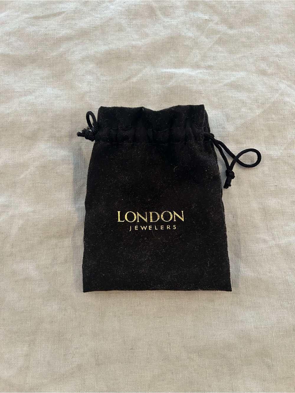 London Jewelers Black Velvet Drawstring Pouch
